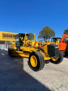 Other Machinery: Komatsu GD655-3A Grader 17 Ton