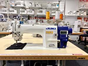 Industrial Plain Sewing Machines: Juki Automatic Plain Sewing Machine with Automatic Footlift DDL7000A