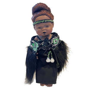 Ceramics: Mãori Doll with Green Band