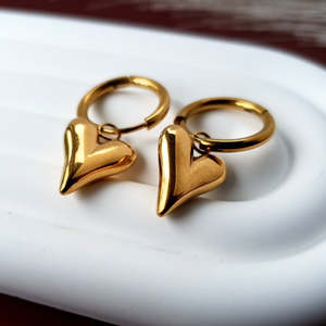 Chic Heart Huggies - Gold or Silver