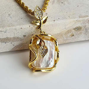 Baroque Pearl Necklace - Gold