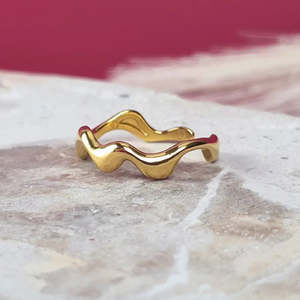 Elegant Waves Adjustable Ring - Gold