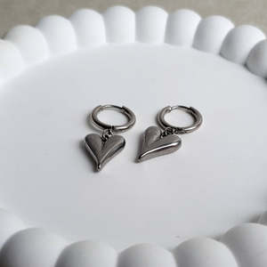 Earrings: Chic Heart Huggies - Silver