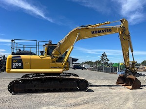 Used Equipment for Sale: Komatsu PC200LC-8M0