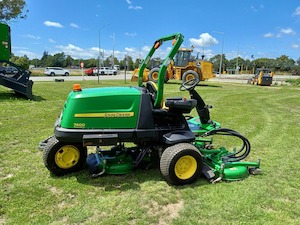 John Deere 7400