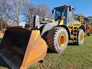 Construction: John Deere 724K