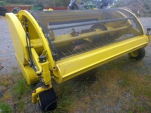 Farm Machinery: John Deere 639 Pick-up