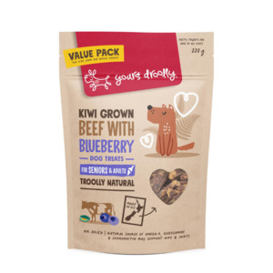 Dog Treats: Yours Droolly Kiwi Grown Senior Dog Treat - Beef & Blueberry - 220g