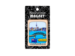 Kiwiana: Magnet Wood 6*8cm Auckland Harbour