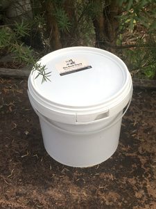 Products: Far North Farmland Honey – 2.5kg Minibucket