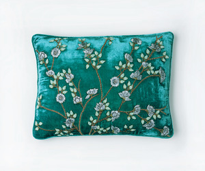 Products: Tuileries cushion – blue jay