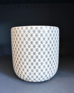 Large Pot - Grey Trellis