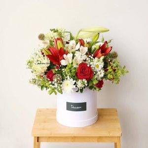 Products: Boxed Love – Christmas Garden – Christchurch Christmas Flowers
