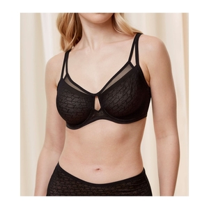 Products: Triumph Signature Sheer Minimiser Bra