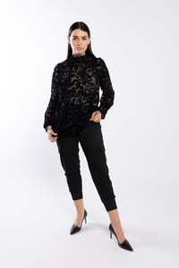 Auckland: 4052 - Noni Pants - Black Pinstripe