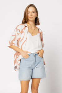 Denim: 7022 - The Denim Short - Light Denim