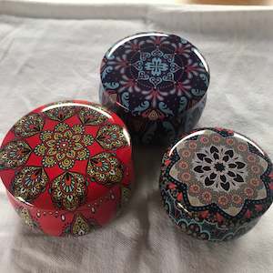 Accessories 1: Round Tins