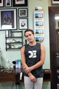 Products: DE Singlet: Micro-Run Collab Duckewe HQ