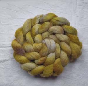 Frontpage: Corriedale Combed Top - Yellow Diamond