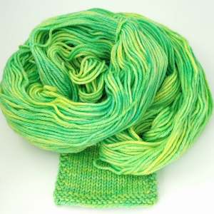 Double knit: Merino DK -  Lemon/lime fruju