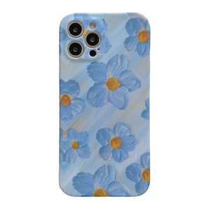 iPhone 13 Pro Phone Case with Daisy Flower Design