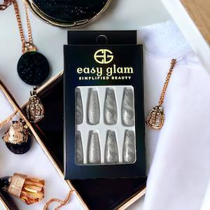 Easy Glam Silver Elegance Quick Nails