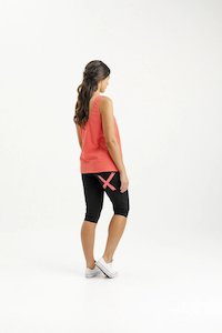 Bottoms: 3/4 APARTMENT PANTS BLACK WITH BERRY X