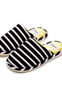 HOTEL SLIDES BLACK & WHITE STRIPES