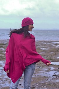 100% MERINO WOOL PONCHO EASY STYLE LAYER RASPBERRY