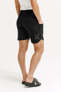 APARTMENT SHORTS BLACK WITH BLACK X