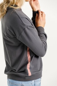 Home Lee: CAMILLA COLLAR CREW GRAPHITE WITH BLOSSOM VELVET RIBBON