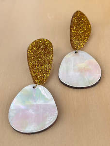 Hagen Co: Hagen + Co Earrings Get Lucky Natural Shell/Gold Glitter