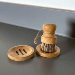 Sustainable Kitchen And Laundry Accessories: Kitchen Brush and Base Set
