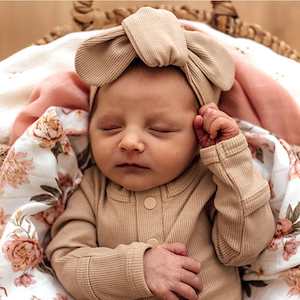 Ribbed Topknot : Pebble