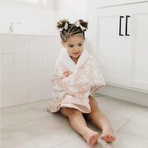 New: Hooded Bath Towel : Kiana