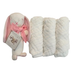Gift Box : 3 Pk Cloths & Rose the Rattle