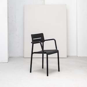 Outdoor: Outo Chair + With Arms - Black
