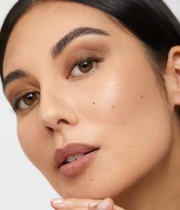 Make Up: Hybrid Eye Pigment