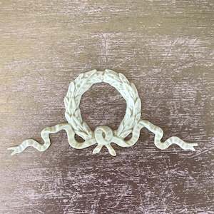 Frontpage: B1 - Wreath with Ribbon