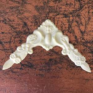 Corners: C20 - Shell and Leaf