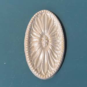 Rosettes: R26 - Floral Oval