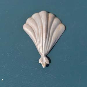 Rosettes: R81 - Drop Shell