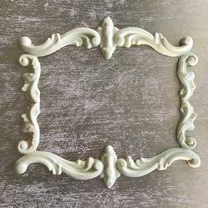 Frames: F15 - French Frame