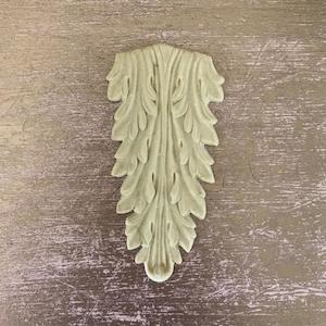 Legs: L5 - Acanthus Leaf Leg