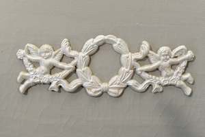 Pediments: P12 - Cherub and Wreath Pediment