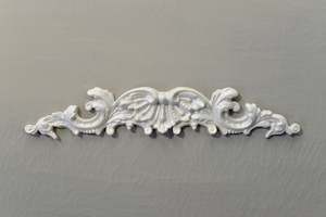 Pediments: P16 - French Style Leaf Pediment