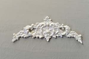 Pediments: P15 - Floral Pediment