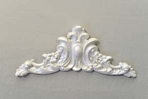 Pediments: P8 - Flower and Leaf Pediment