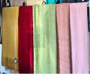 Bedding: Throws