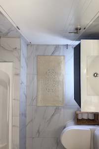 Bath Mats: Bath Mat Beatrice Cream antique set (2pcs) Cotton